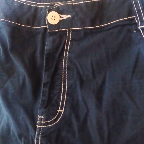 Basic Editions Capris - Picture 4 of 11